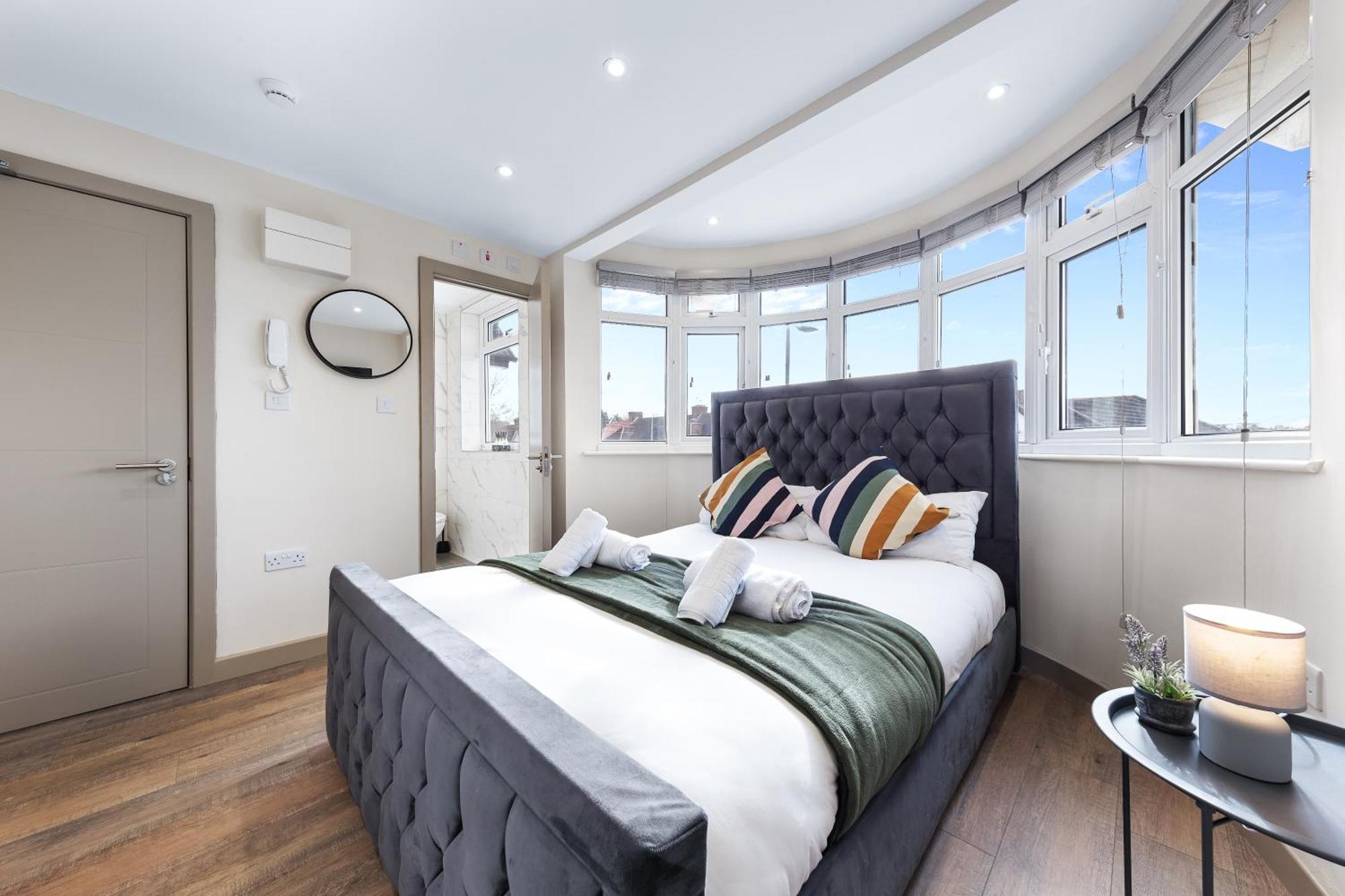 Serviced Ensuite Modern Studio - Sleeps 2 - Near Wembley Stadium - Good Transport Link To Central London - Harrow Ha3 Hatch End Exteriör bild