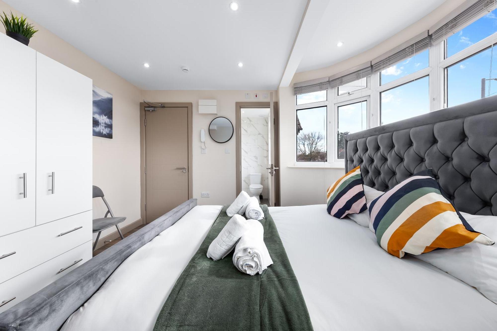 Serviced Ensuite Modern Studio - Sleeps 2 - Near Wembley Stadium - Good Transport Link To Central London - Harrow Ha3 Hatch End Exteriör bild