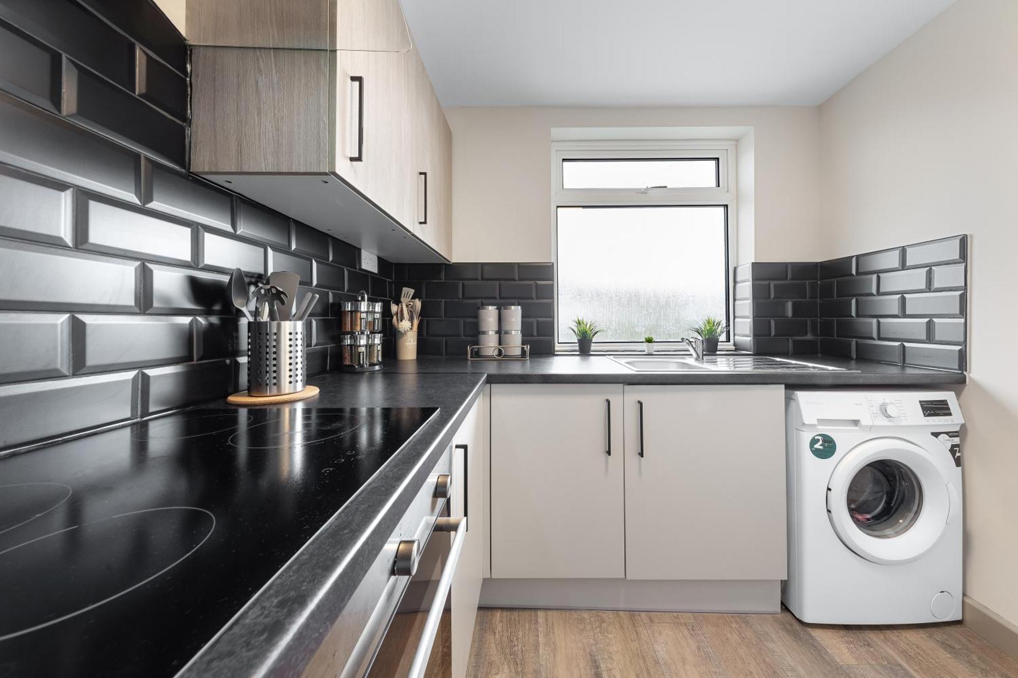 Serviced Ensuite Modern Studio - Sleeps 2 - Near Wembley Stadium - Good Transport Link To Central London - Harrow Ha3 Hatch End Exteriör bild
