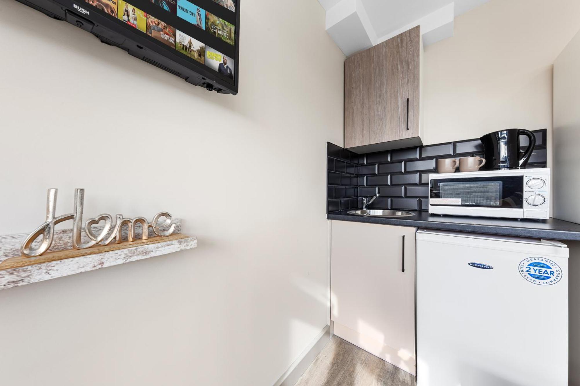Serviced Ensuite Modern Studio - Sleeps 2 - Near Wembley Stadium - Good Transport Link To Central London - Harrow Ha3 Hatch End Exteriör bild